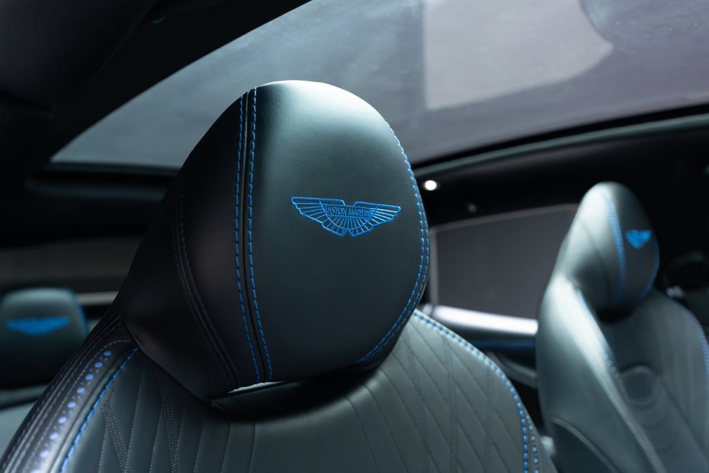 Used 2022 Aston Martin DBX AWD/4WD image 35