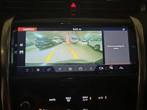 Used 2020 Land Rover Discovery Sport SE AWD/4WD image 25