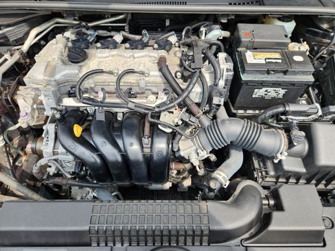 Used 2020 Toyota Corolla LE FWD image 17