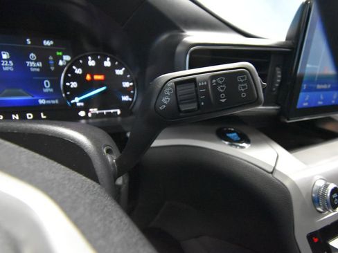 Used 2023 Ford Explorer XLT w/ Equipment Group 202A image 16