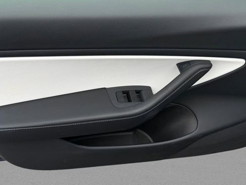 Used 2021 Tesla Model 3 Performance image 13