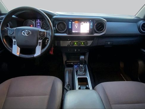 Used 2019 Toyota Tacoma SR5 RWD image 15