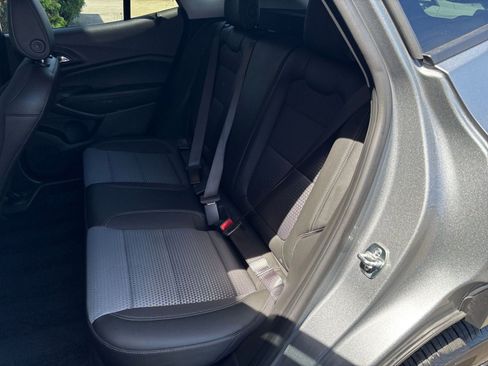Used 2025 Chevrolet Trax LT image 37