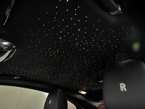Used 2016 Rolls-Royce Wraith RWD image 19