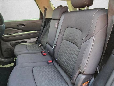 Used 2025 Nissan Pathfinder SV AWD/4WD image 16