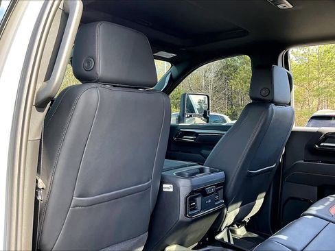 Used 2025 GMC Sierra 2500 AT4 w/ AT4 Premium Plus Package image 22