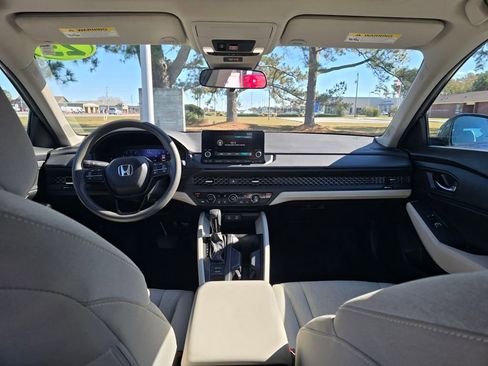 Used 2023 Honda Accord EX image 12