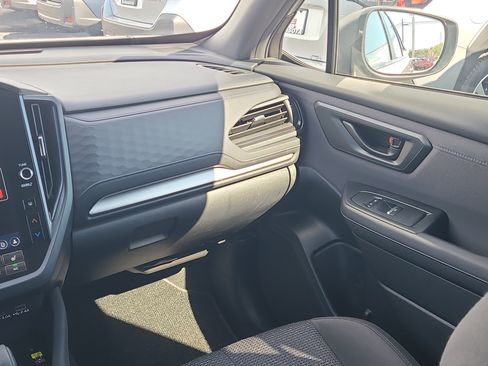 Certified 2025 Subaru Forester Premium AWD/4WD image 17