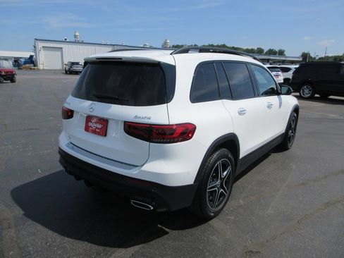 Used 2022 Mercedes-Benz GLB 250 4MATIC image 5