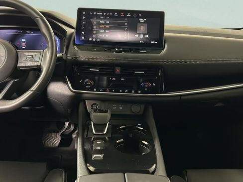 Used 2024 Nissan Rogue SL w/ SL Premium Package image 31