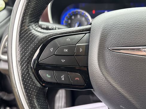 Used 2020 Chrysler Pacifica Limited FWD image 20