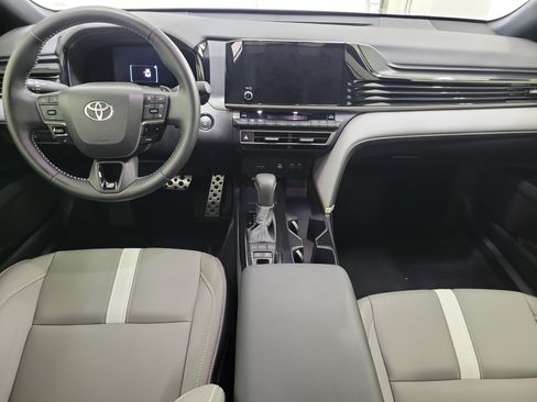 Used 2025 Toyota Camry SE w/ Convenience Package FWD image 11