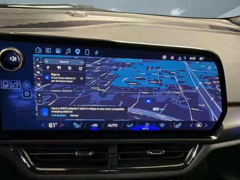 Used 2024 Chevrolet Equinox EV RS FWD image 18