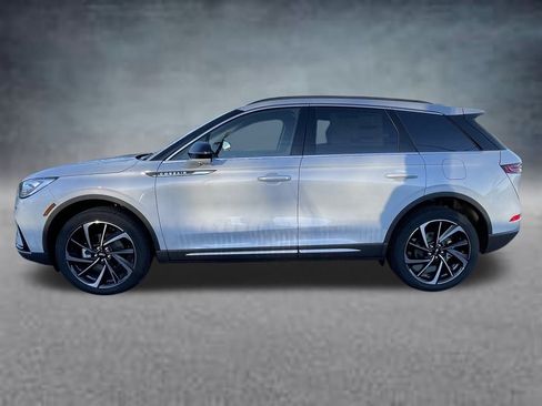 New 2026 Lincoln Corsair Reserve image 2