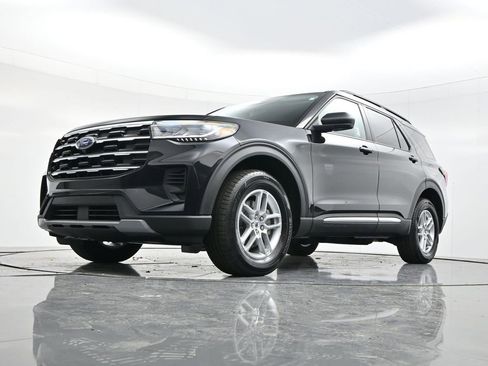 New 2025 Ford Explorer Active image 46