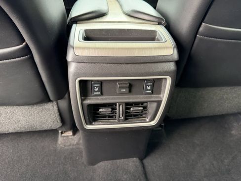 Used 2016 Nissan Murano Platinum w/ Platinum Technology Package FWD image 19