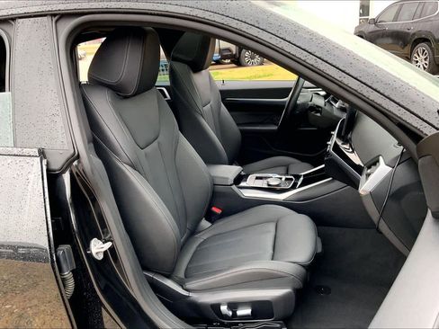 Used 2023 BMW i4 eDrive40 w/ Premium Package image 8