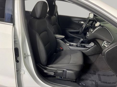 Used 2018 Chevrolet Malibu LT w/ Driver Confidence Package FWD image 27