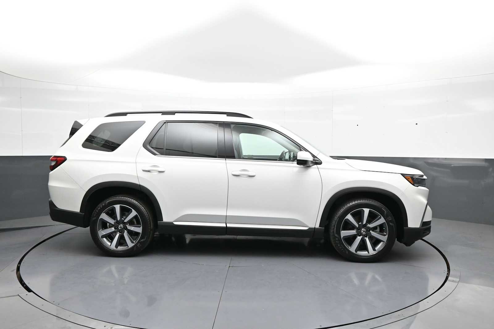 Certified 2023 Honda Pilot Elite image 4