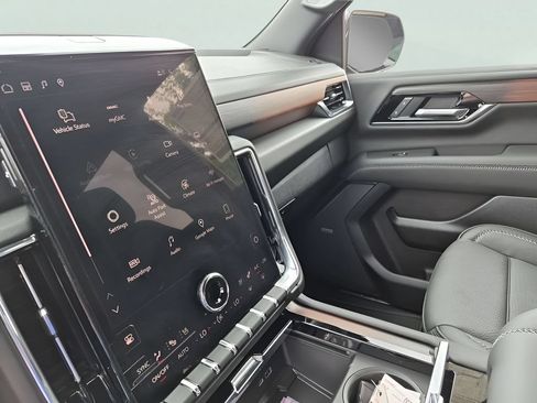 New 2026 GMC Yukon Denali w/ Advanced Technology Package AWD/4WD image 22