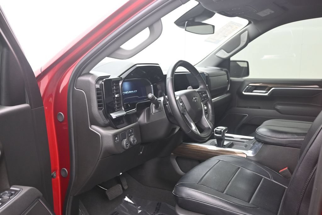 Used 2025 Chevrolet Silverado 1500 RST RWD image 10