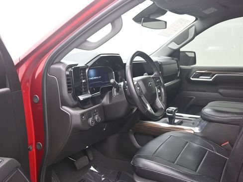 Used 2025 Chevrolet Silverado 1500 RST RWD image 10