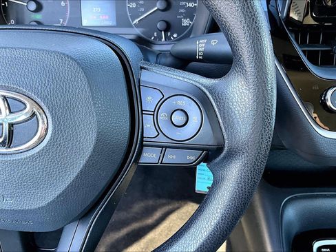 Certified 2025 Toyota Corolla LE image 24