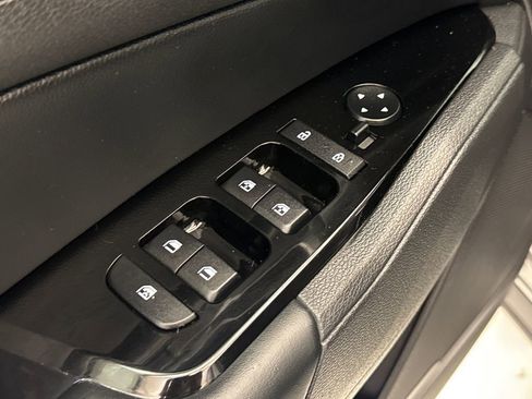 Used 2024 Kia Sportage EX FWD image 19