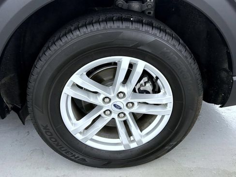 Used 2023 Ford Explorer XLT w/ Equipment Group 202A AWD/4WD image 25