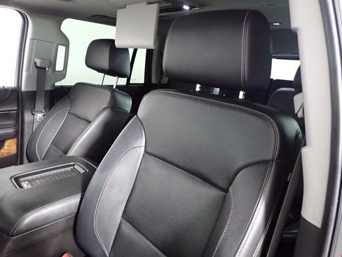 Used 2018 Chevrolet Tahoe Premier AWD/4WD image 28