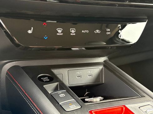 New 2026 Nissan Kicks SR image 14