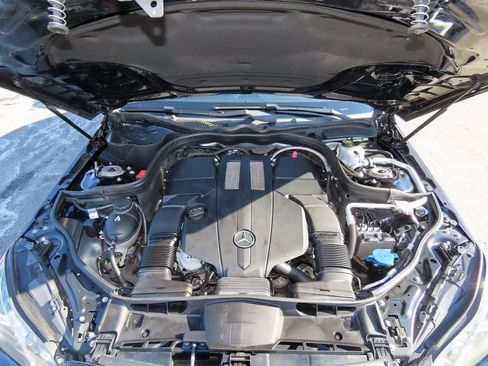 Used 2016 Mercedes-Benz E 400 4MATIC Sedan image 10