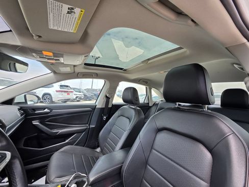 Used 2023 Volkswagen Jetta SE FWD image 14