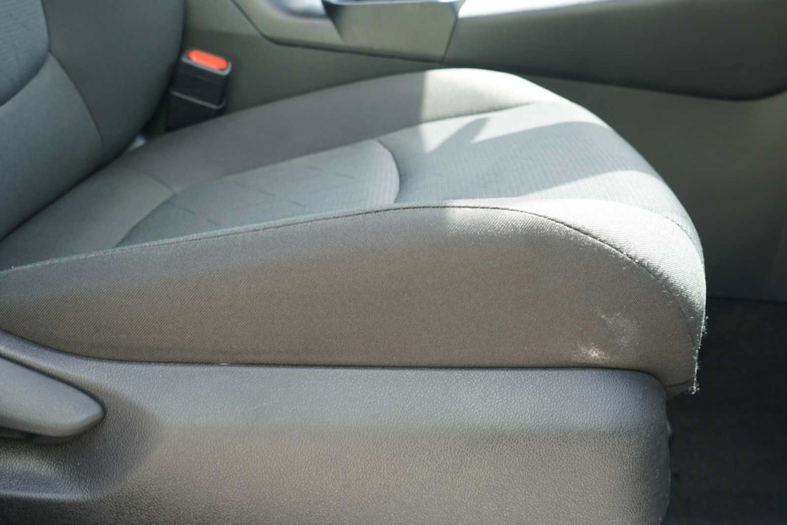 Used 2025 Toyota RAV4 XLE FWD image 22