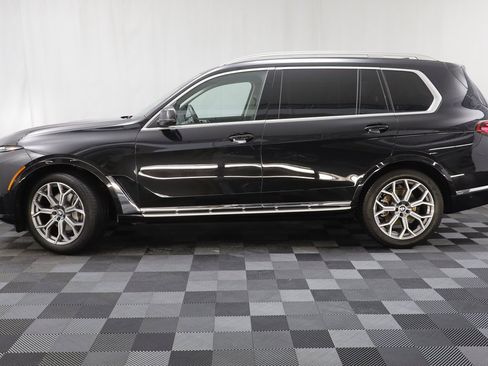 Used 2025 BMW X7 xDrive40i image 4