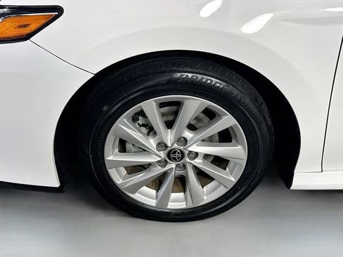 Used 2024 Toyota Camry LE w/ Convenience Package FWD image 4