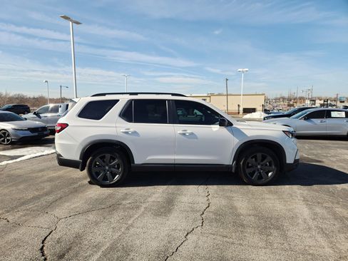 New 2025 Honda Pilot Sport image 7