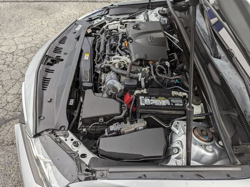 Used 2020 Toyota Camry SE image 43