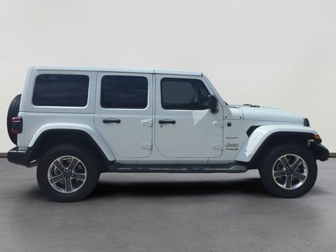 Used 2020 Jeep Wrangler Unlimited Sahara AWD/4WD image 6