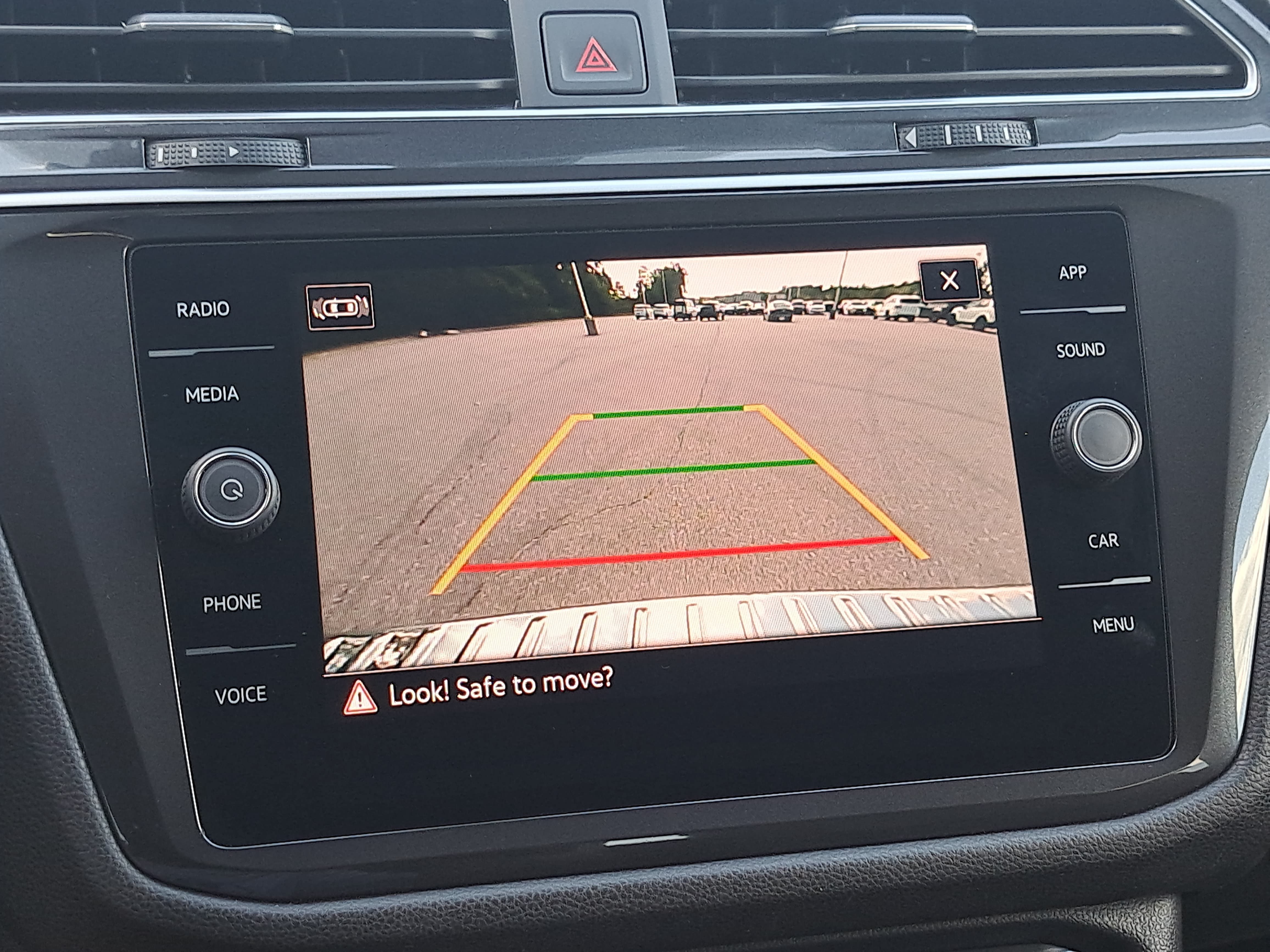 Certified 2023 Volkswagen Tiguan SE FWD image 24