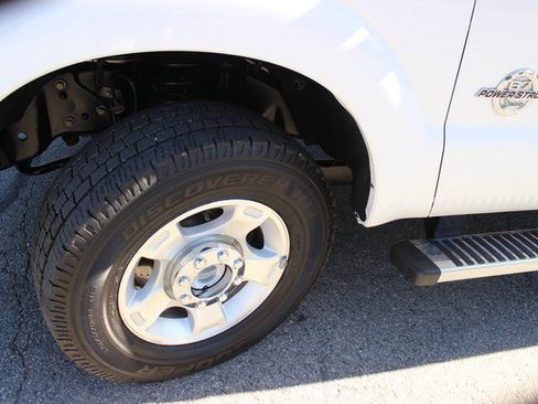 Used 2016 Ford F250 XLT w/ XLT Value Package AWD/4WD image 4