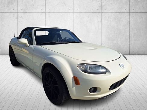 Used 2008 MAZDA MX-5 Miata Touring image 6