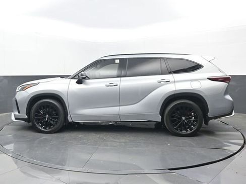 Used 2024 Toyota Highlander XSE image 25