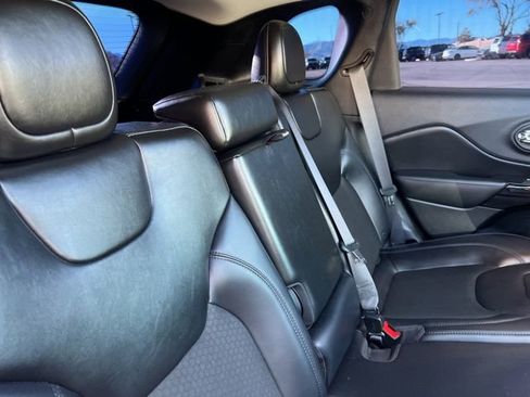 Used 2019 Jeep Cherokee Latitude Plus image 22