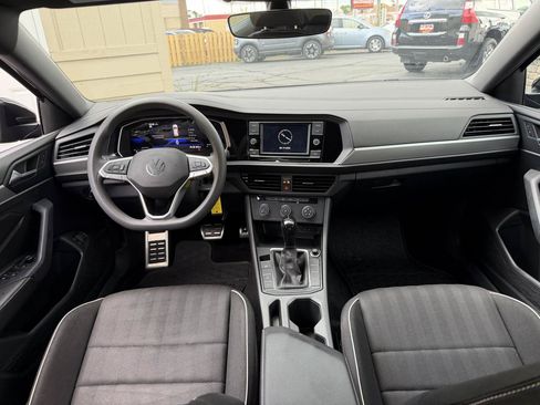 Used 2023 Volkswagen Jetta Sport FWD image 5