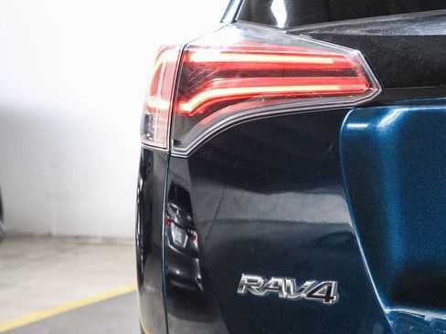 Certified 2018 Toyota RAV4 SE FWD image 12