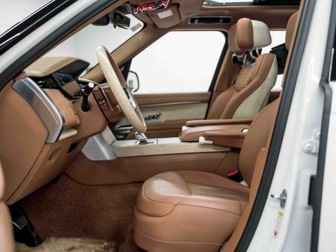 Used 2024 Land Rover Range Rover SV image 42