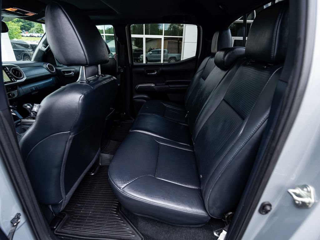 Used 2020 Toyota Tacoma Limited AWD/4WD image 30