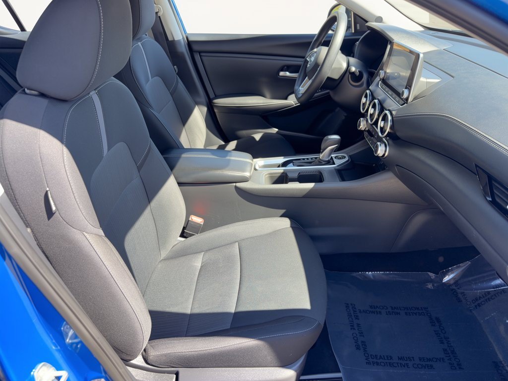 Used 2025 Nissan Sentra SV FWD image 30