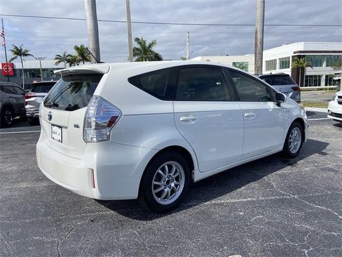 Used 2013 Toyota Prius V Three image 3